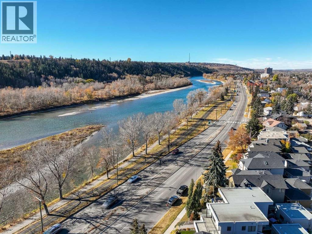 Single Family House for Sale in   Avenue NW West Hillhurst Calgary 
