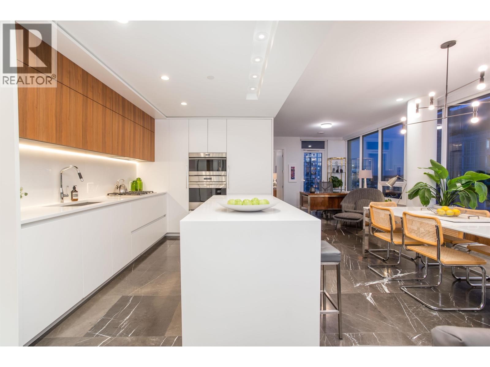 2004 885 CAMBIE STREET, Vancouver