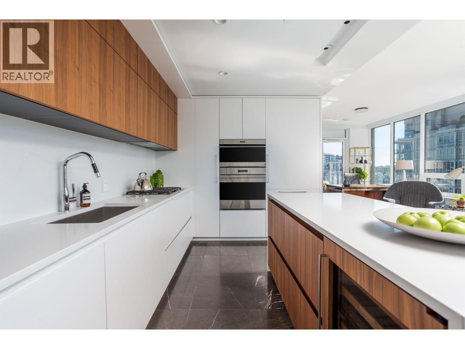 2004 885 CAMBIE STREET, Vancouver