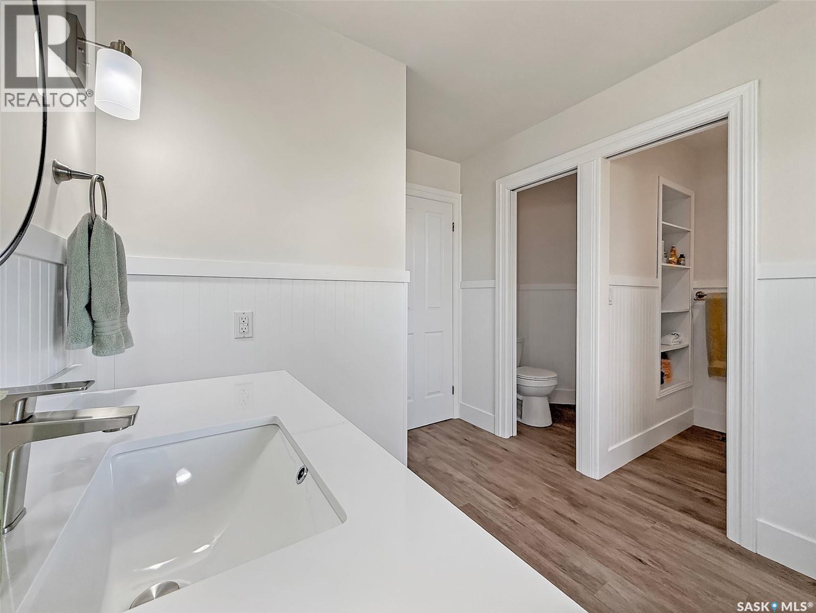 Single Family House 2 Level for Sale in City of Swift Current Acreage Swift Current 