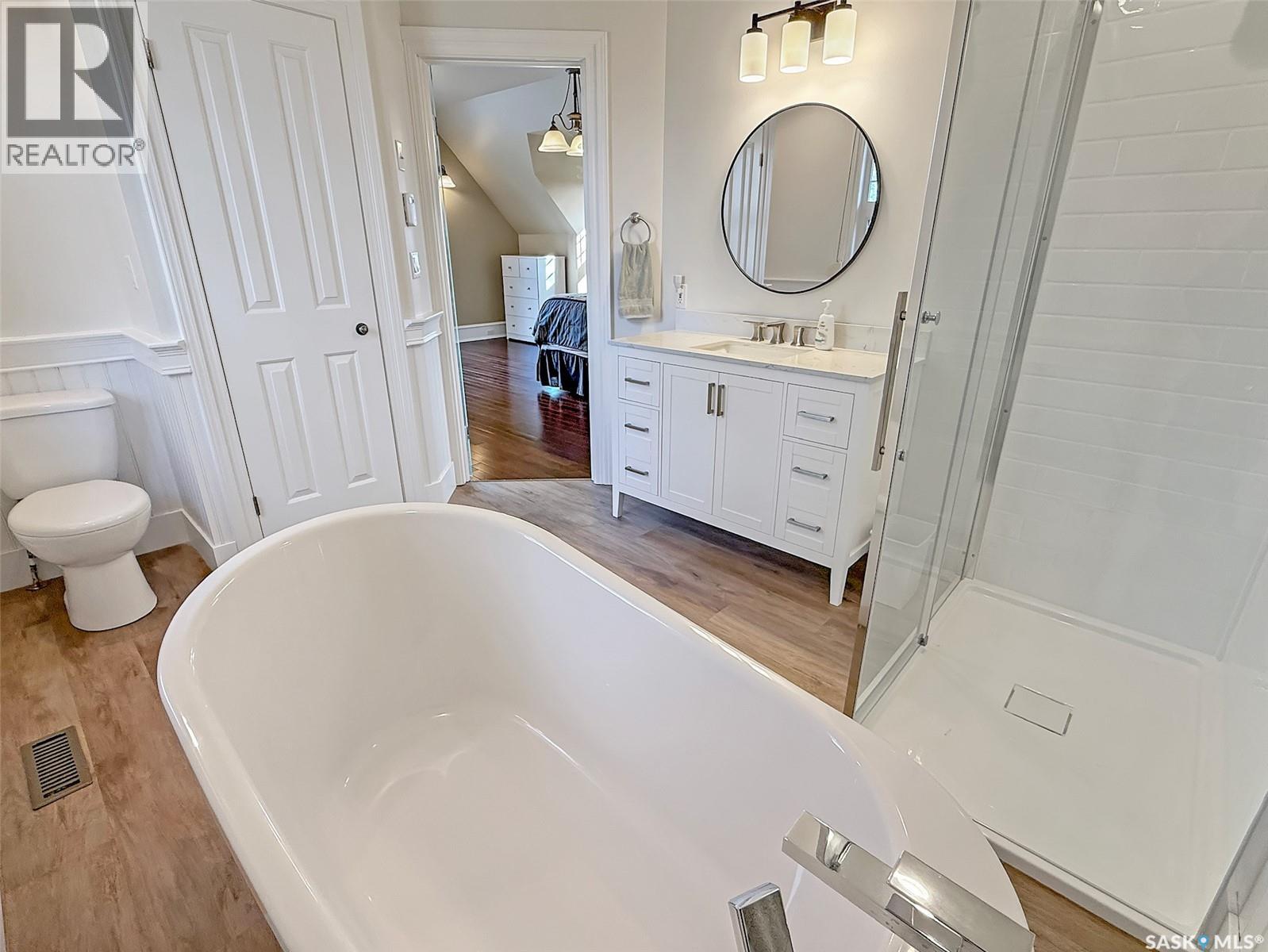 Single Family House 2 Level for Sale in City of Swift Current Acreage Swift Current 