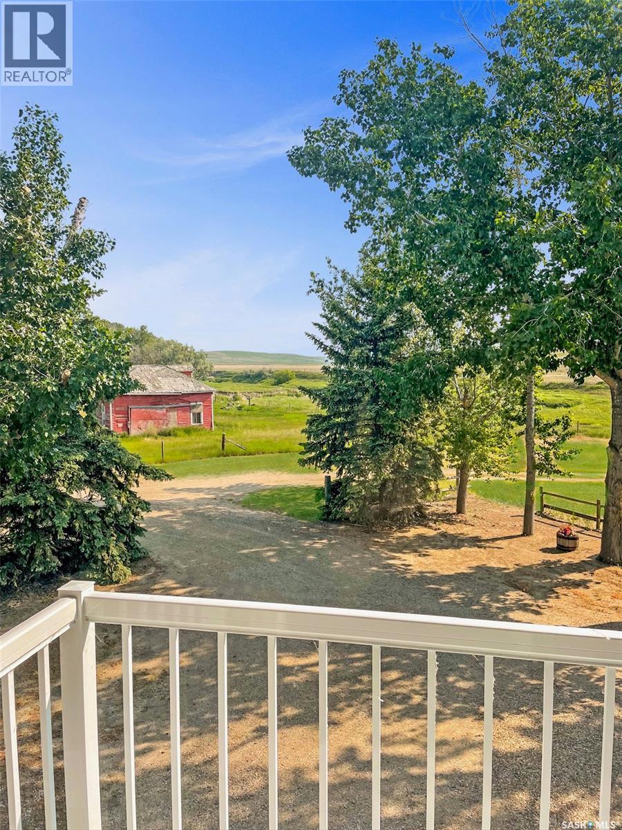 Single Family House 2 Level for Sale in City of Swift Current Acreage Swift Current 