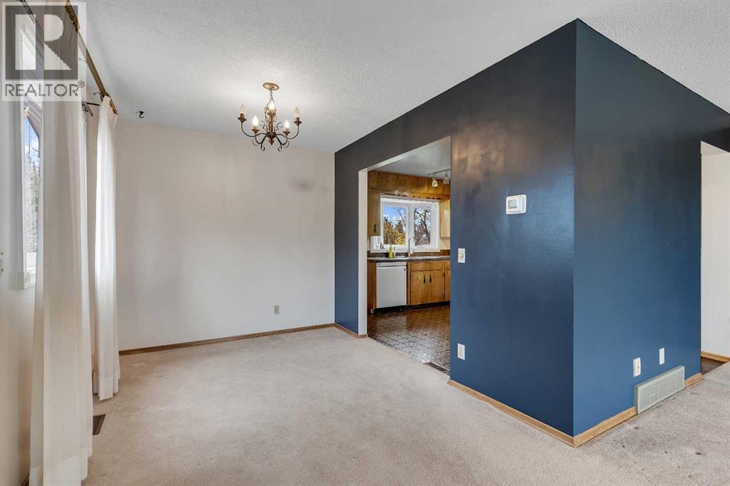Single Family House 4 Level for Sale in   Avenue NE Rundle Calgary 
