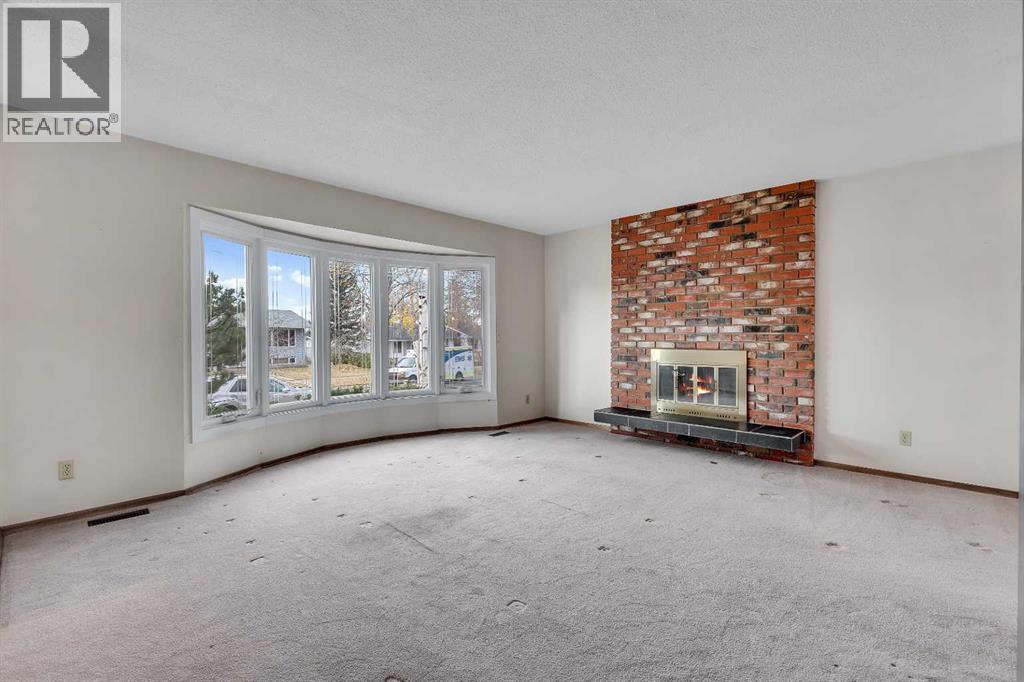 Single Family House 4 Level for Sale in   Avenue NE Rundle Calgary 