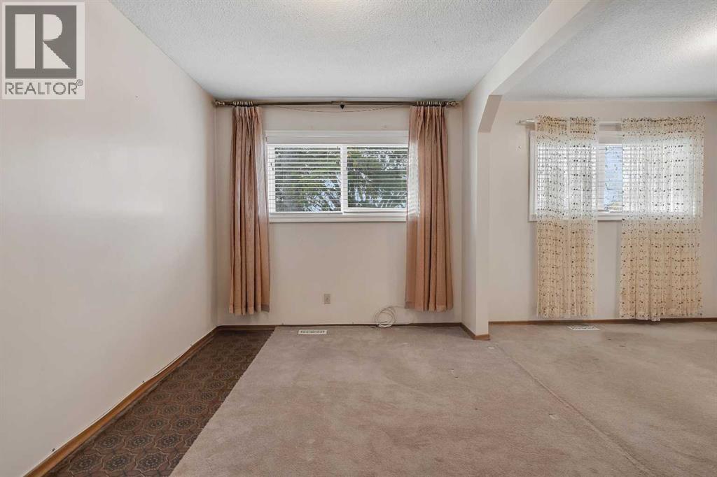 Single Family House 4 Level for Sale in   Avenue NE Rundle Calgary 