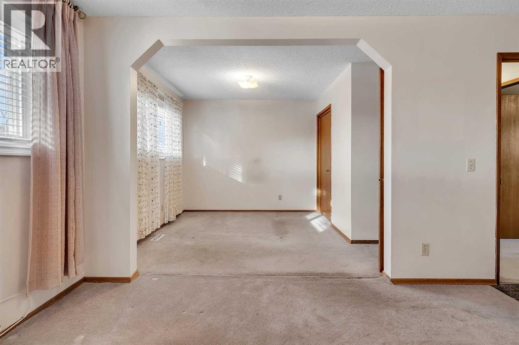 Single Family House 4 Level for Sale in   Avenue NE Rundle Calgary 