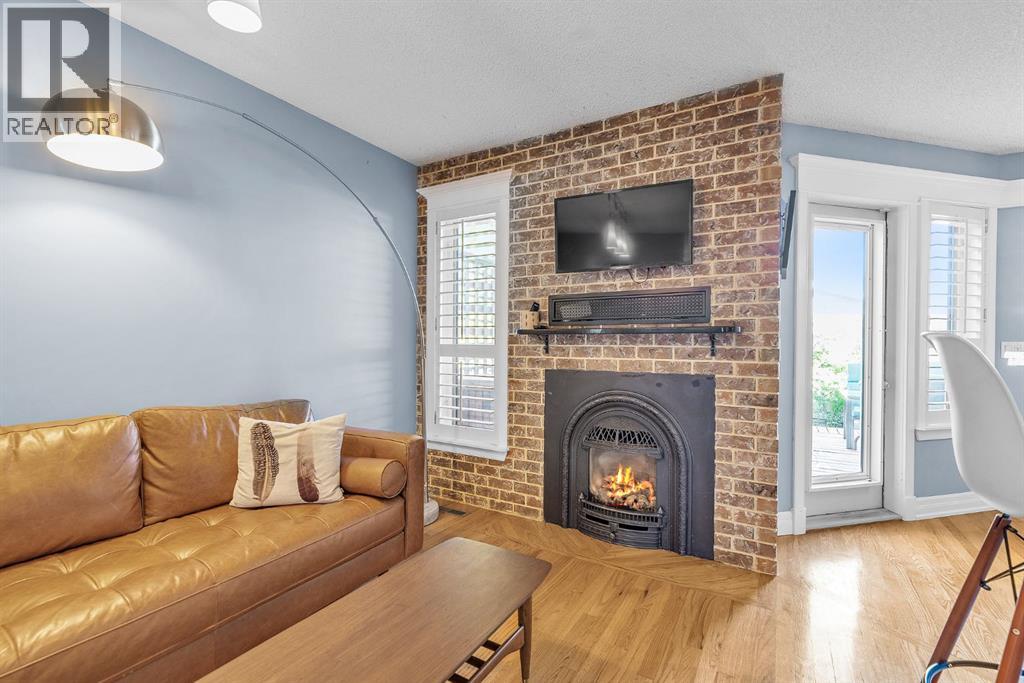 Single Family House for Sale in   Avenue NW Tuxedo Park Calgary 