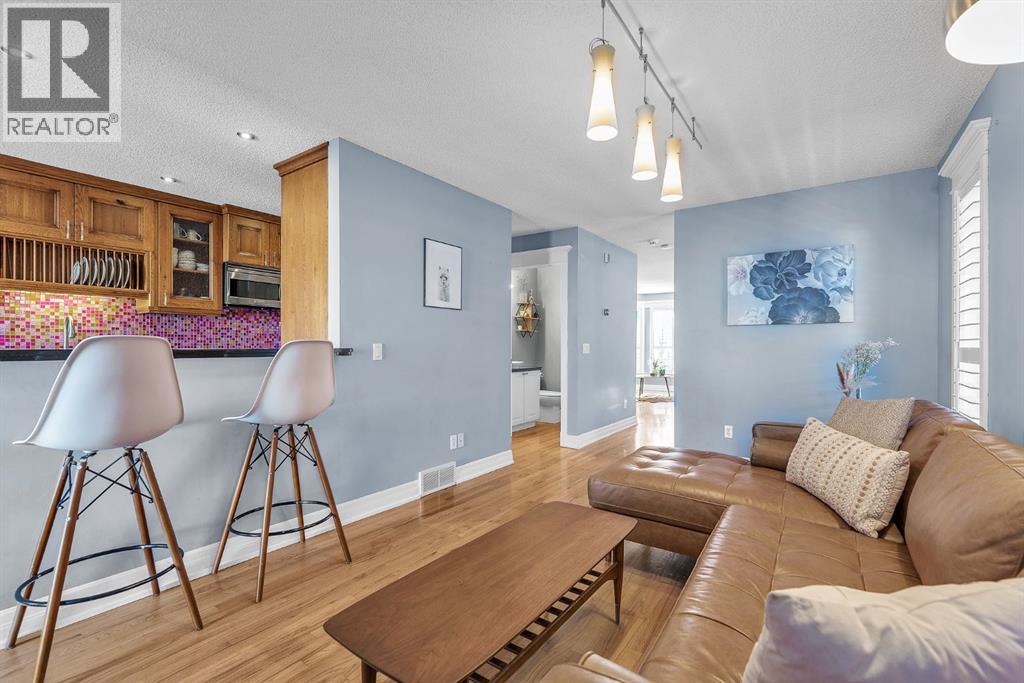 Single Family House for Sale in   Avenue NW Tuxedo Park Calgary 