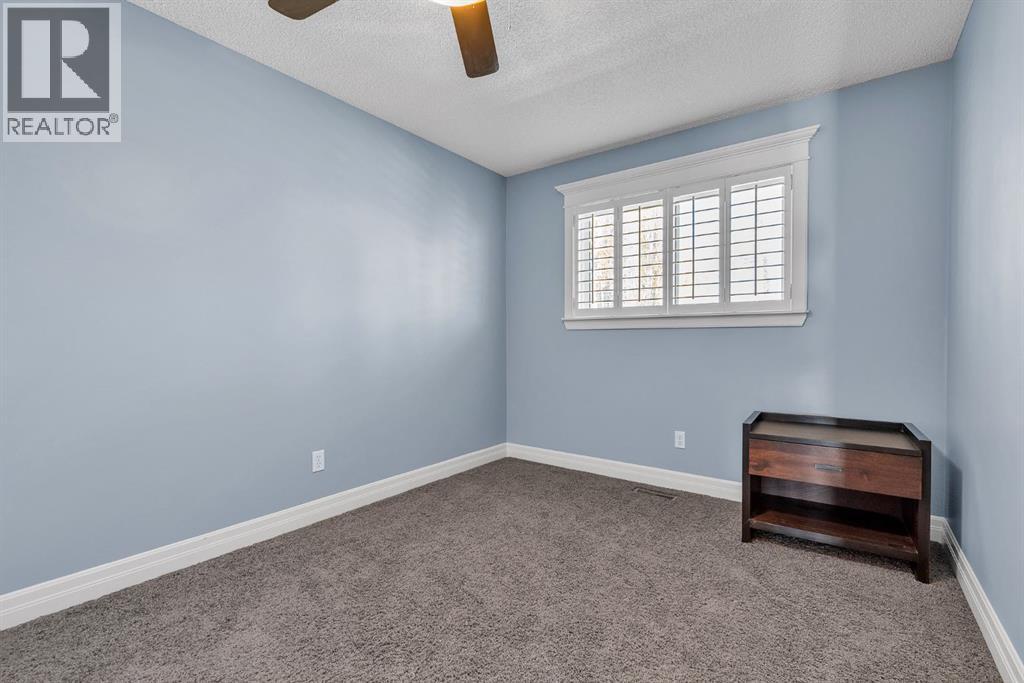 Single Family House for Sale in   Avenue NW Tuxedo Park Calgary 