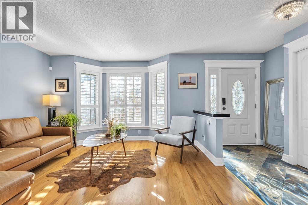 Single Family House for Sale in   Avenue NW Tuxedo Park Calgary 