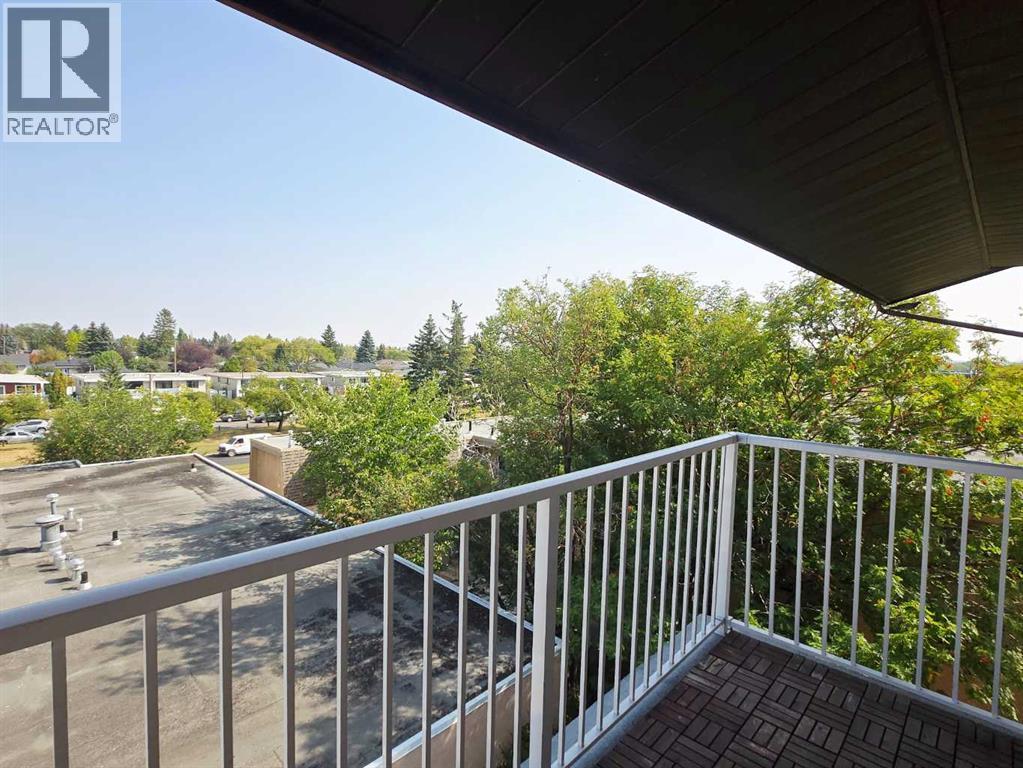 Single Family House for Sale in   Centre Street NW Huntington Hills Calgary 