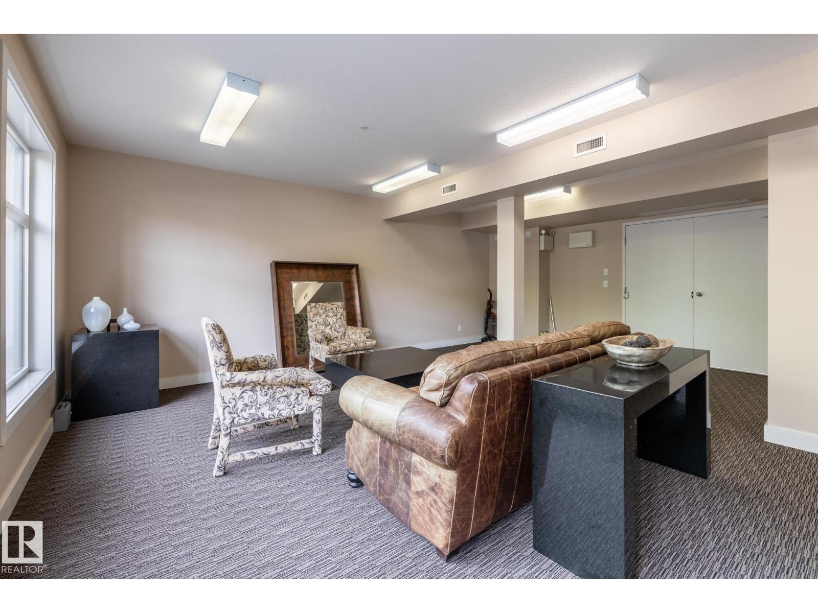 #37 11518 76 AV NW, Edmonton