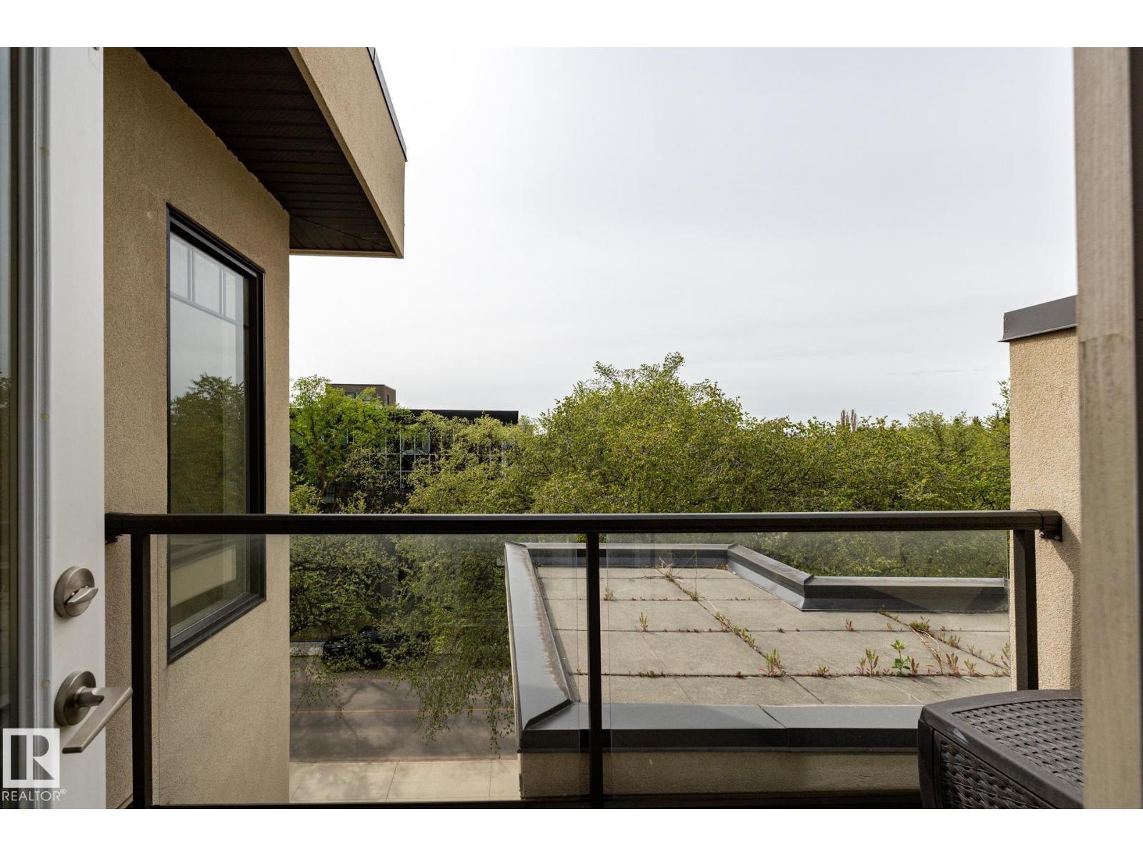 #37 11518 76 AV NW, Edmonton