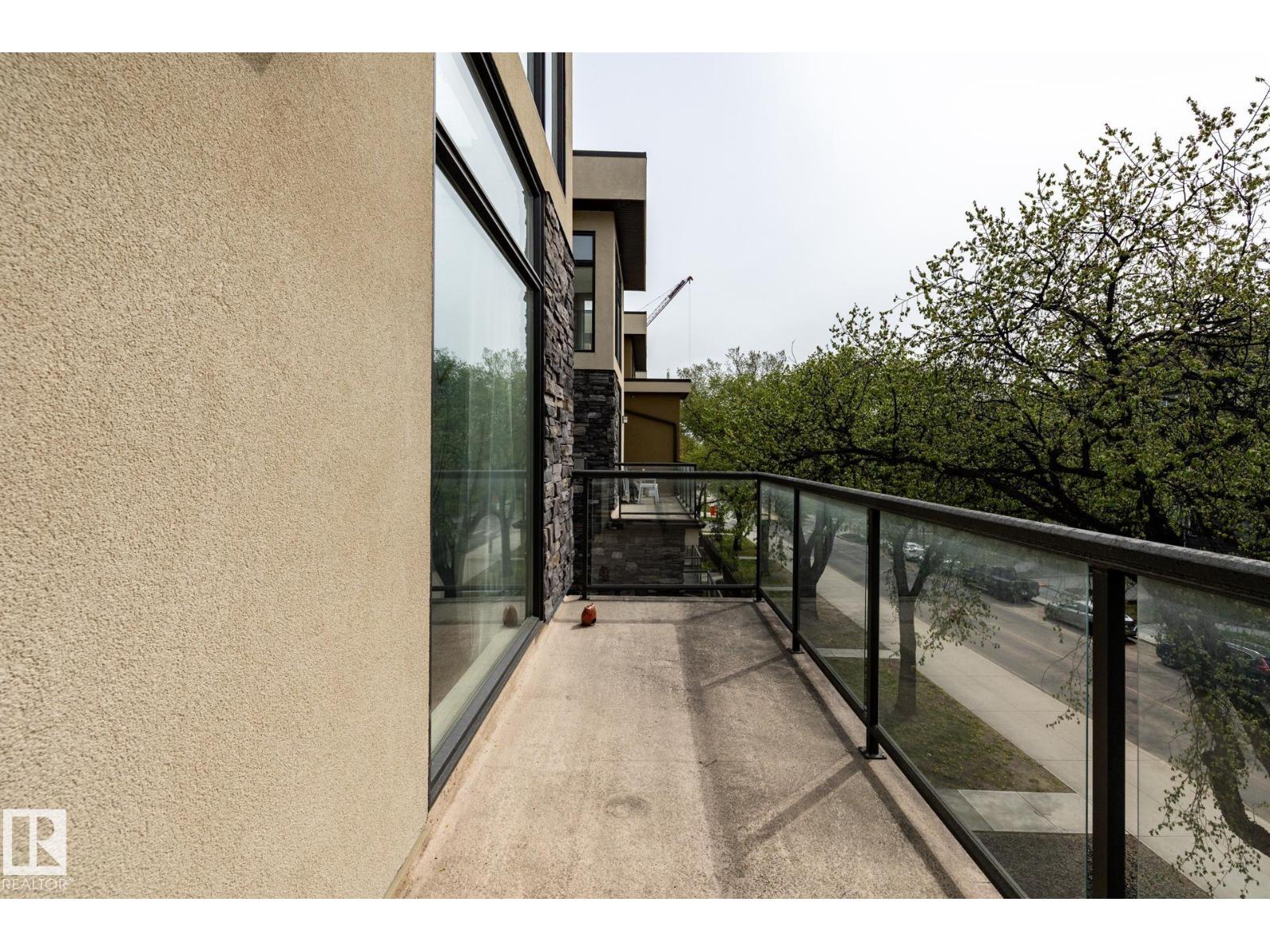 #37 11518 76 AV NW, Edmonton