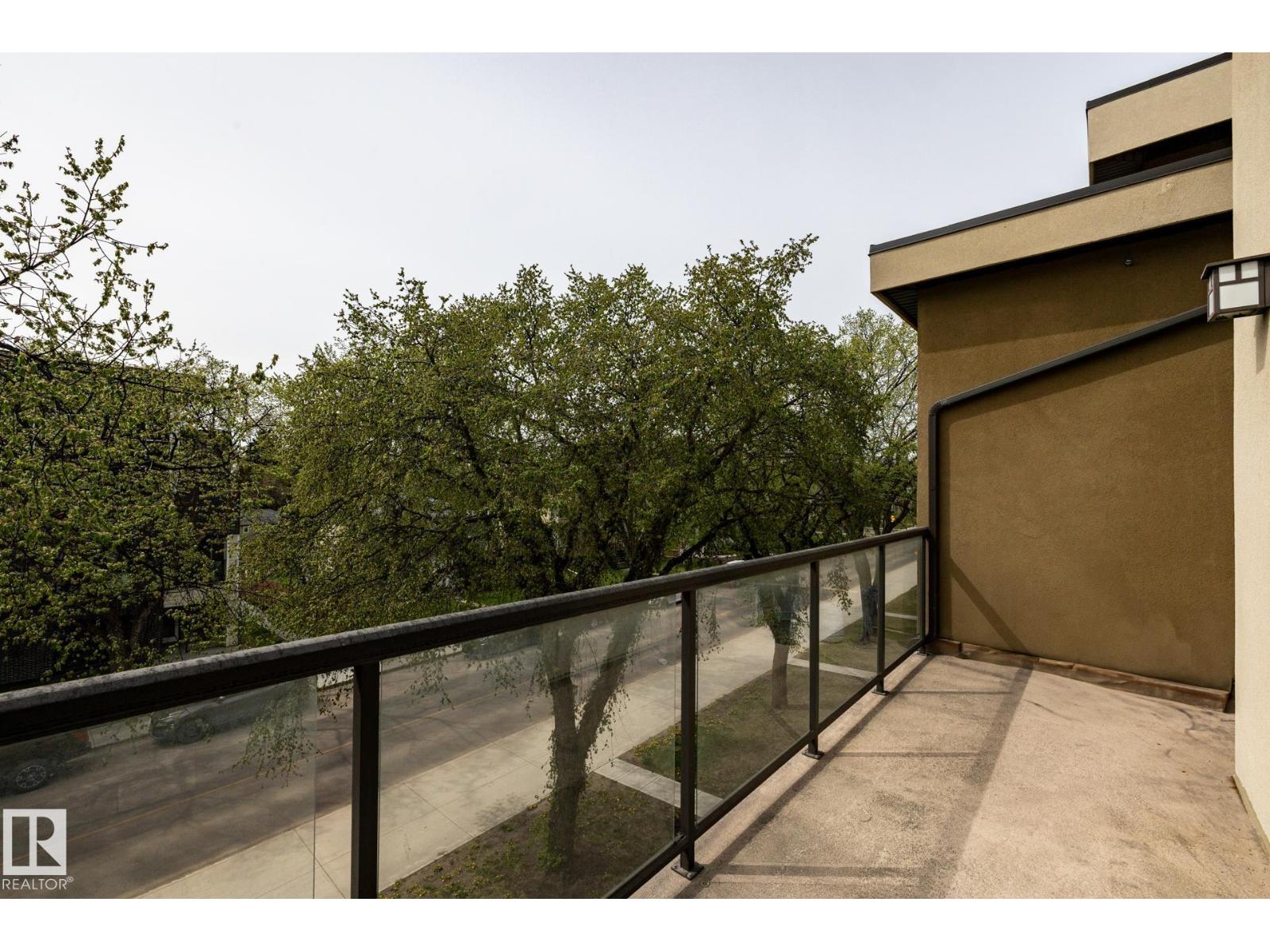 #37 11518 76 AV NW, Edmonton