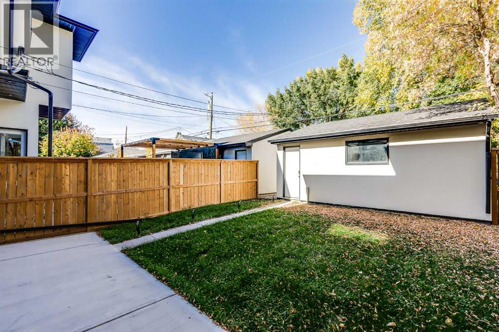 Single Family House for Sale in   Avenue NW West Hillhurst Calgary 