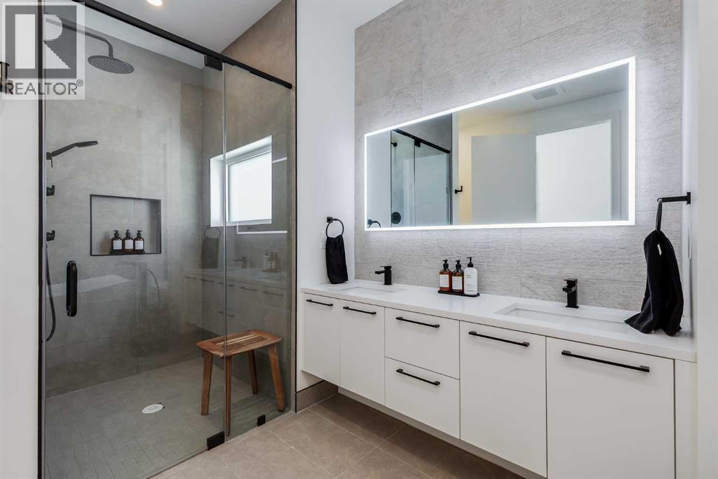 Single Family House for Sale in   Avenue NW West Hillhurst Calgary 