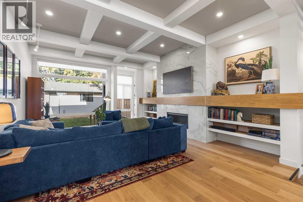 Single Family House for Sale in   Avenue NW West Hillhurst Calgary 