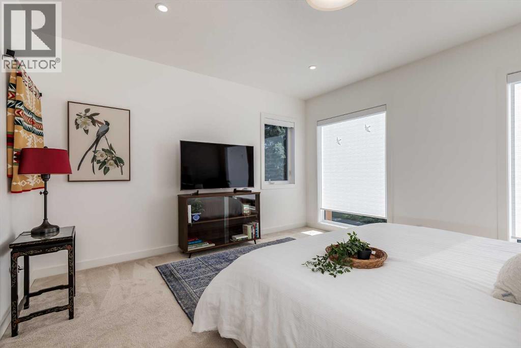 Single Family House for Sale in   Avenue NW West Hillhurst Calgary 