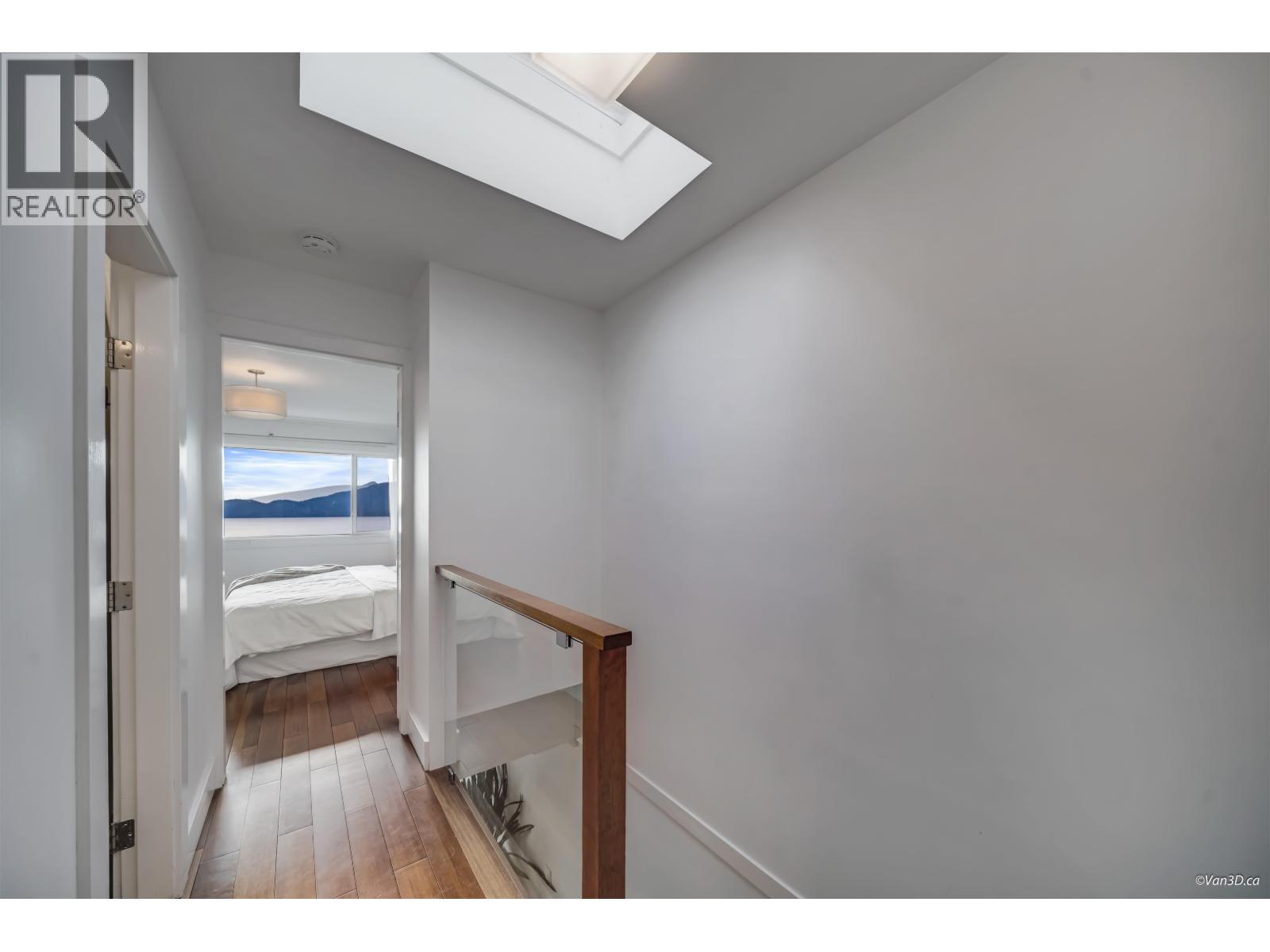 430 CROSSCREEK ROAD, Lions Bay