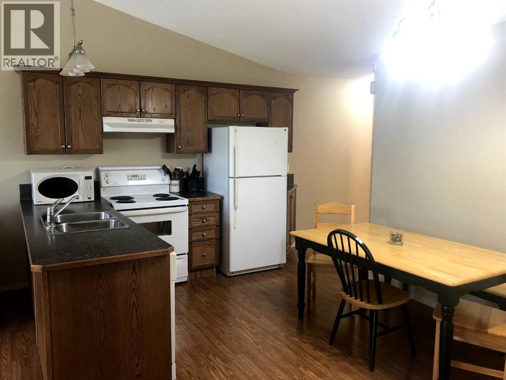 7017 Deer Street, Lacombe