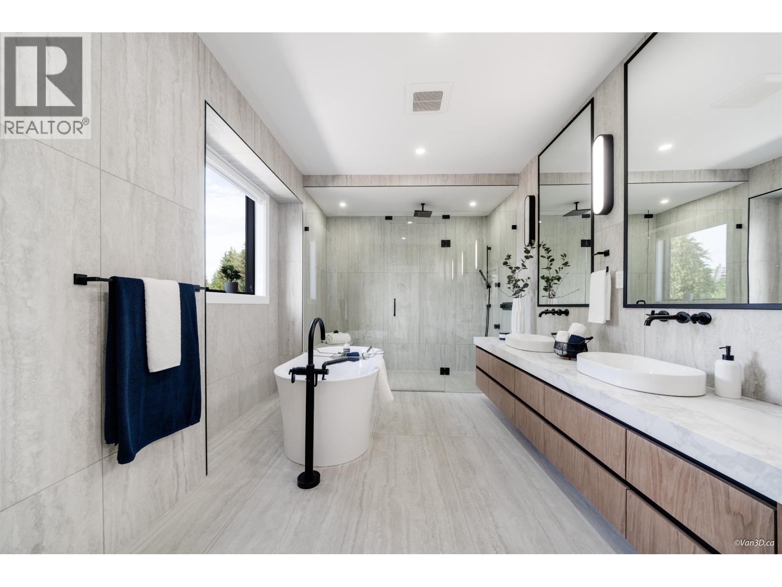 817 CORNELL AVENUE, Coquitlam