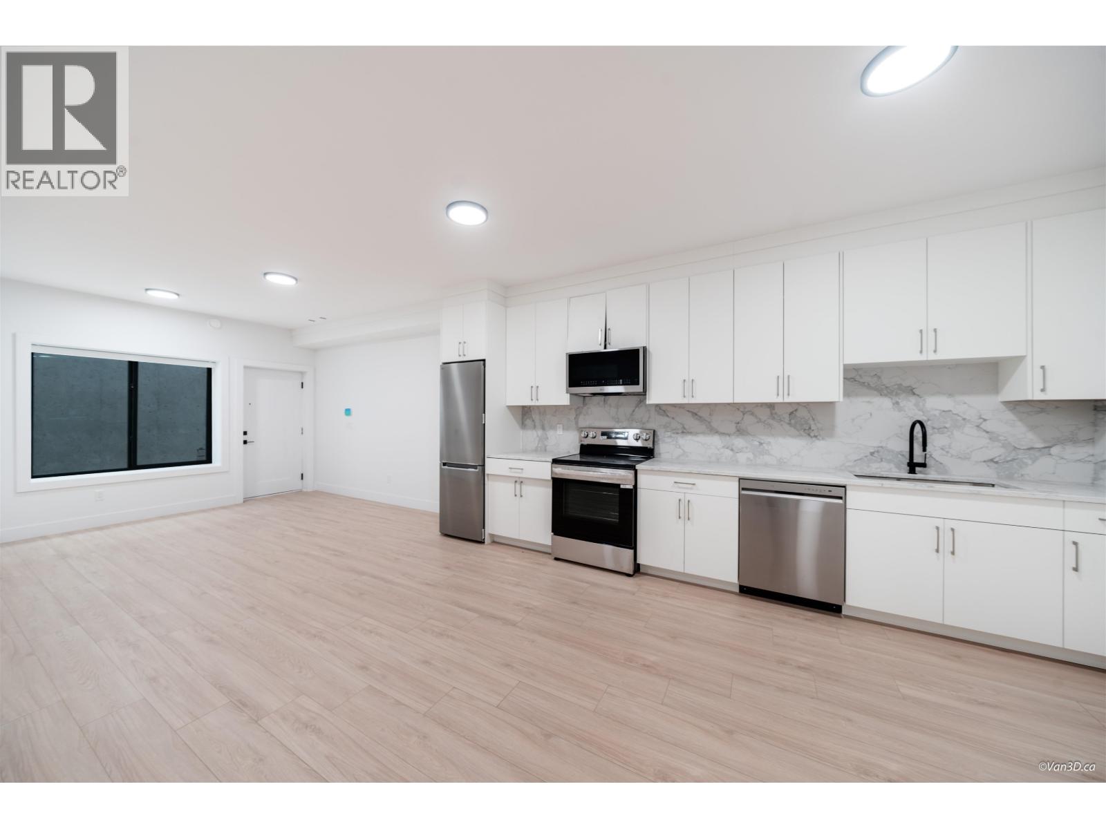 817 CORNELL AVENUE, Coquitlam