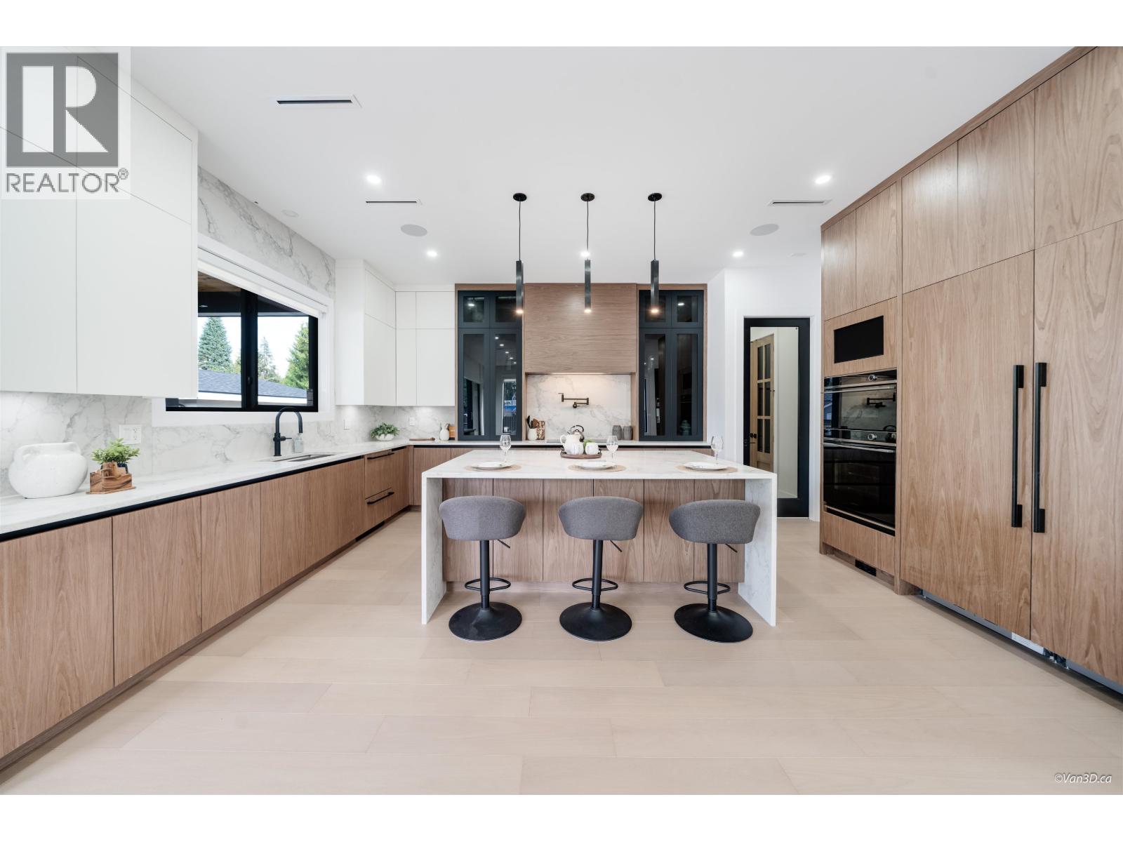 817 CORNELL AVENUE, Coquitlam