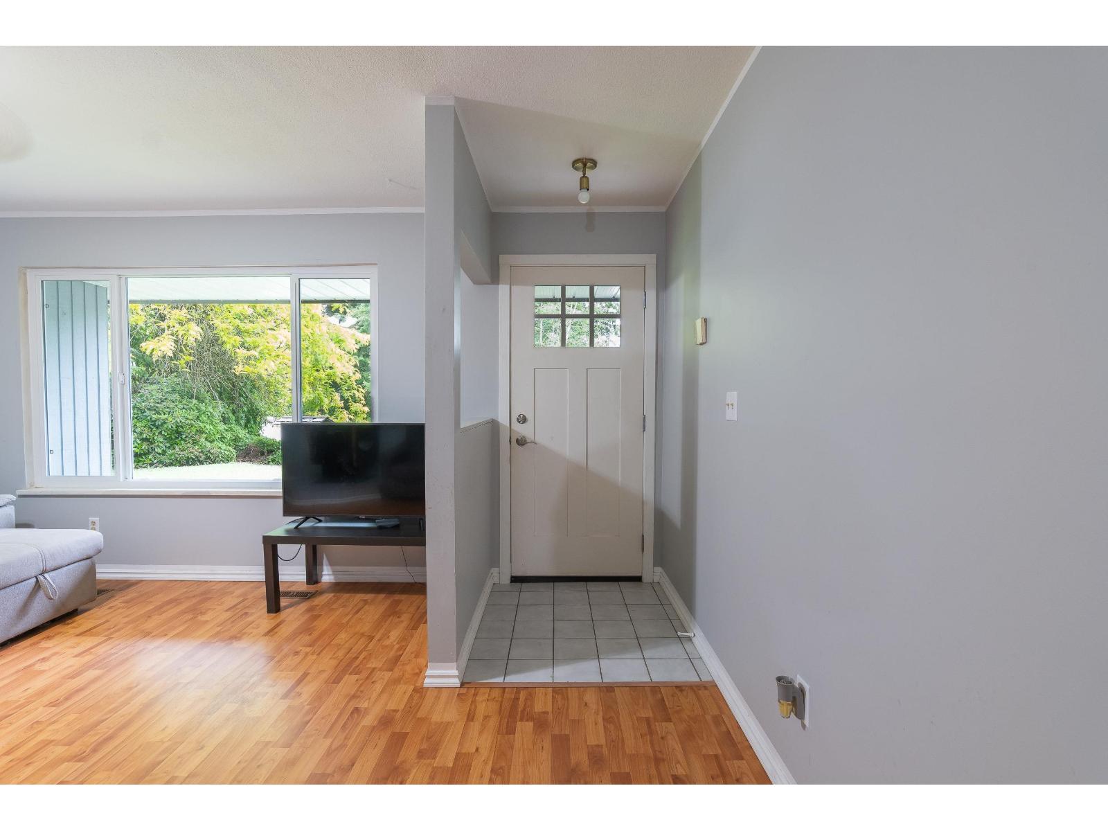 8061 CARIBOU STREET, Mission