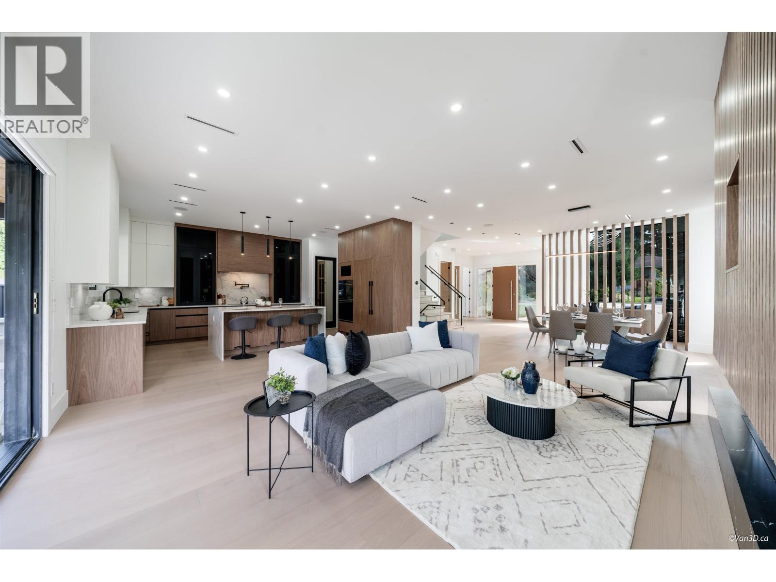 817 CORNELL AVENUE, Coquitlam