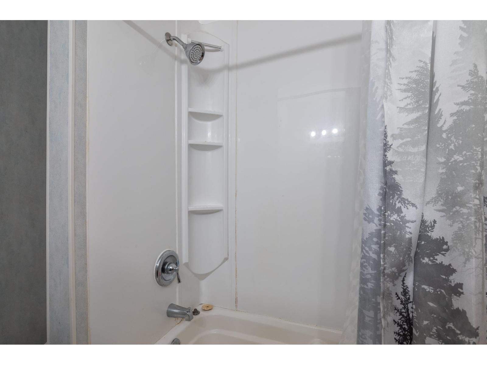 8061 CARIBOU STREET, Mission