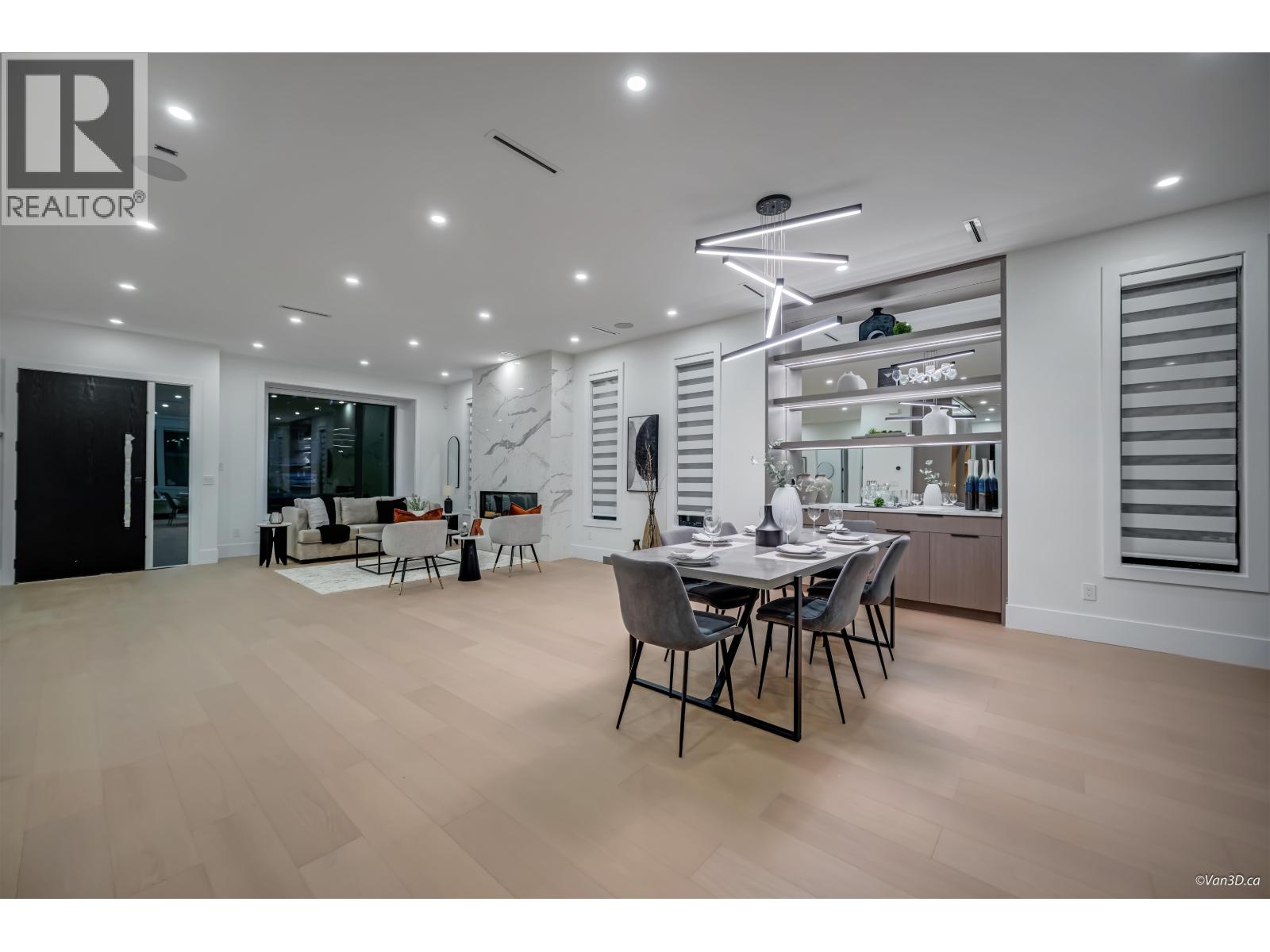 819 CORNELL AVENUE, Coquitlam