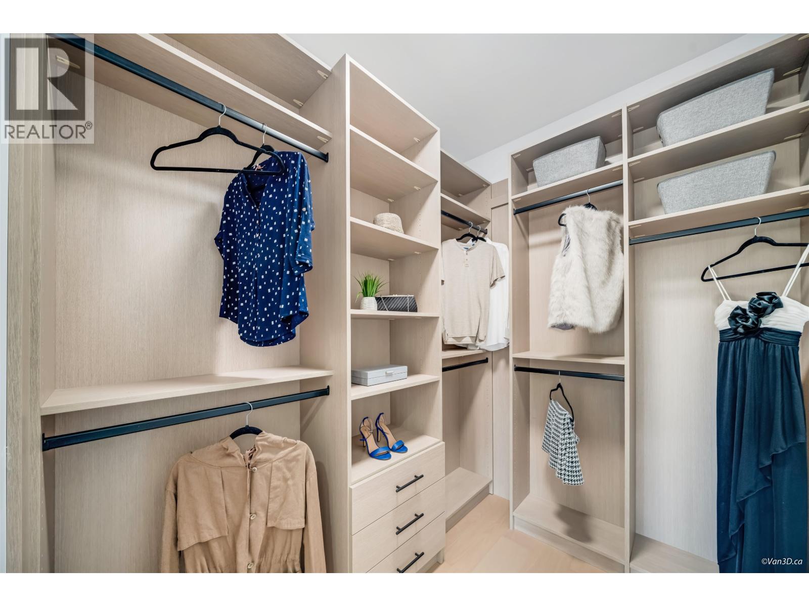 819 CORNELL AVENUE, Coquitlam