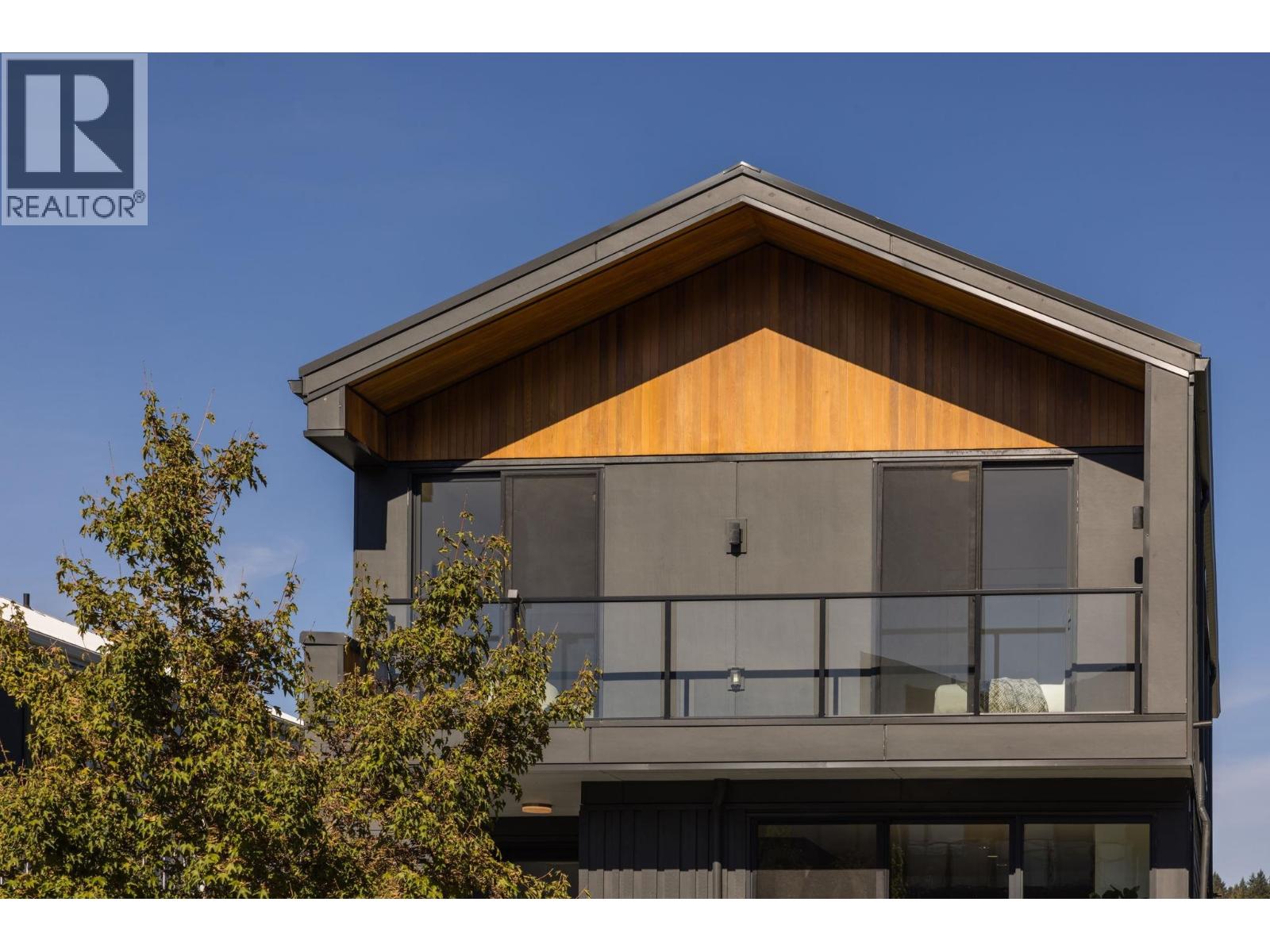 2943 HUCKLEBERRY DRIVE, Squamish