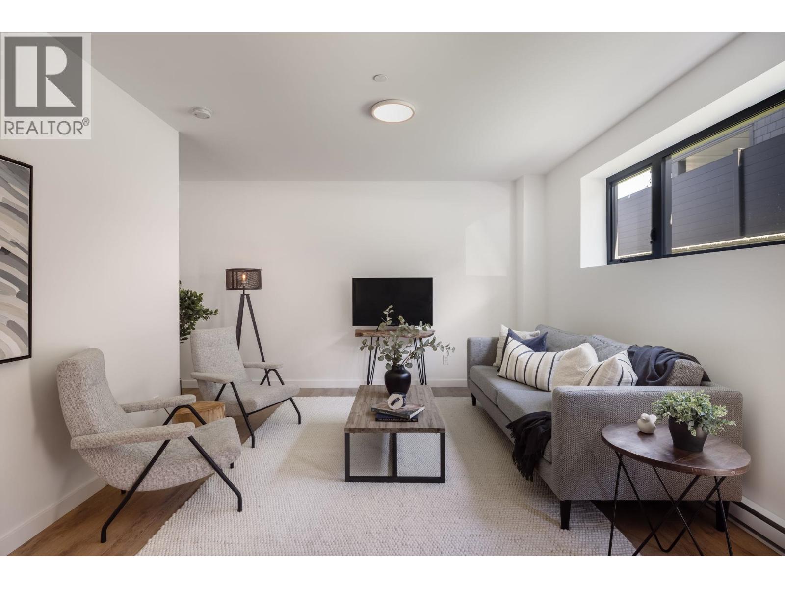 2943 HUCKLEBERRY DRIVE, Squamish