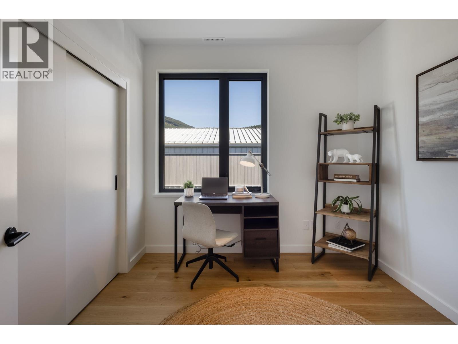 2943 HUCKLEBERRY DRIVE, Squamish