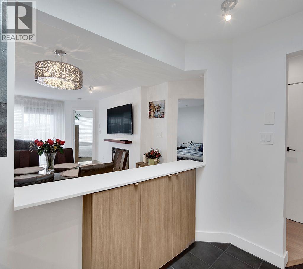 411 108 W ESPLANADE AVENUE, North Vancouver