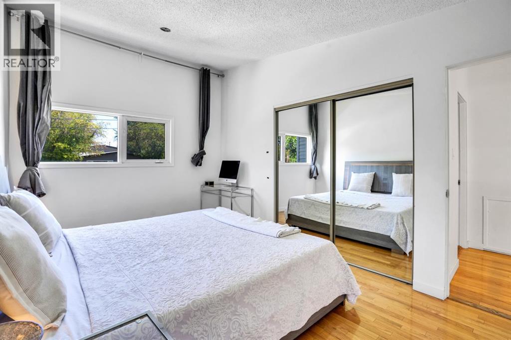 Single Family House 4 Level for Sale in  Selkirk Drive SW Southwood Calgary 