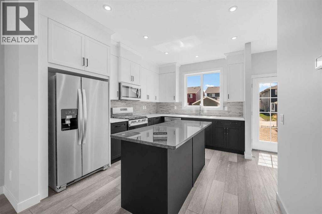 Single Family House for Sale in  Amblefield Avenue NW Moraine Calgary 