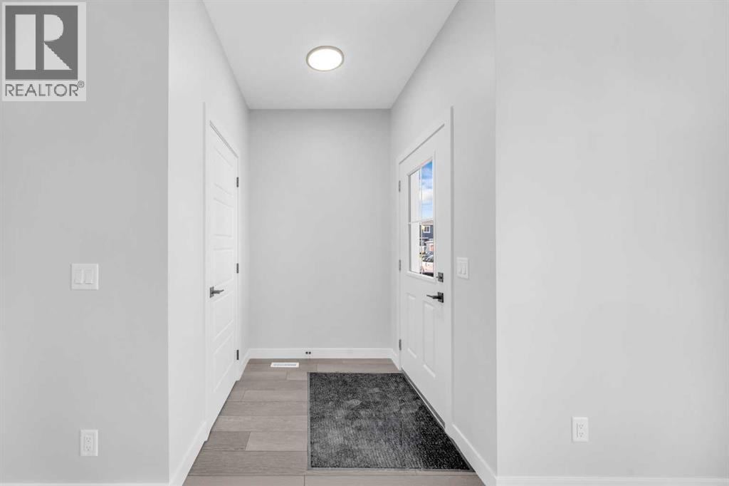 Single Family House for Sale in  Amblefield Avenue NW Moraine Calgary 