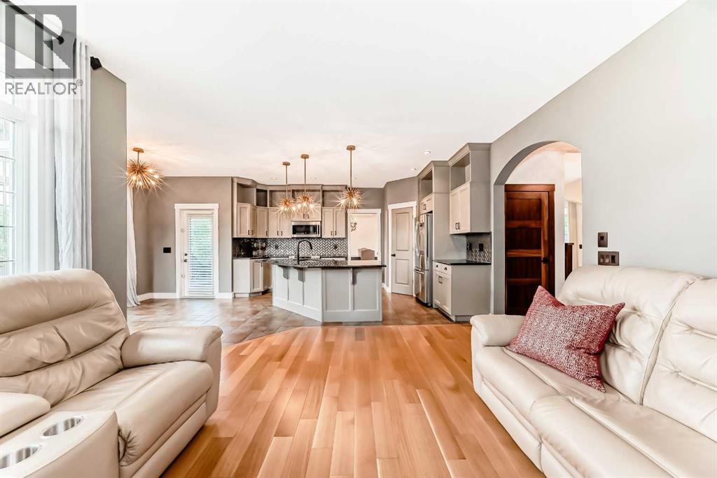 Single Family House for Sale in  Tuscany Estates Crescent NW Tuscany Calgary 