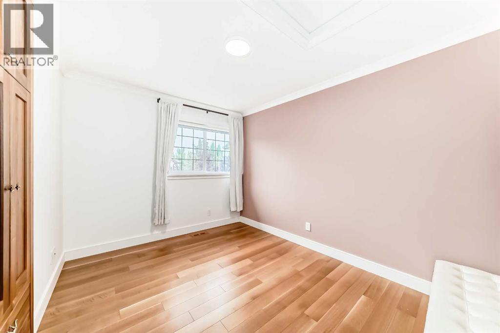 Single Family House for Sale in  Tuscany Estates Crescent NW Tuscany Calgary 