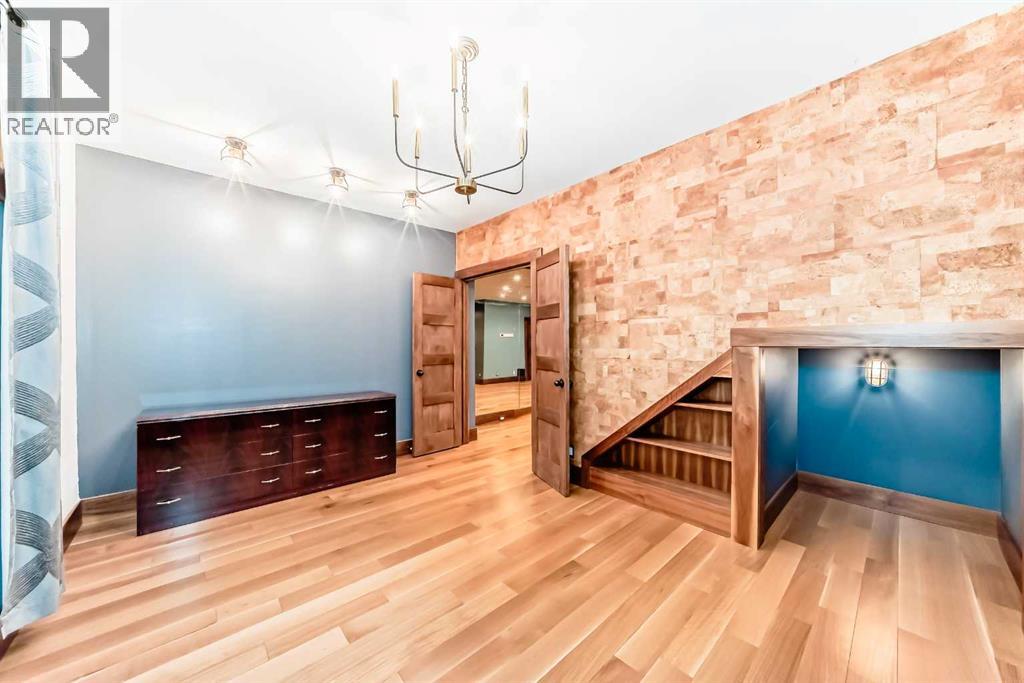 Single Family House for Sale in  Tuscany Estates Crescent NW Tuscany Calgary 