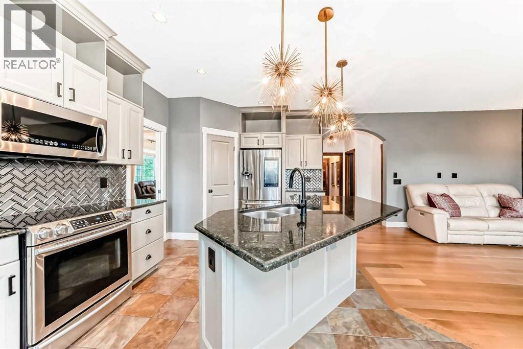 Single Family House for Sale in  Tuscany Estates Crescent NW Tuscany Calgary 