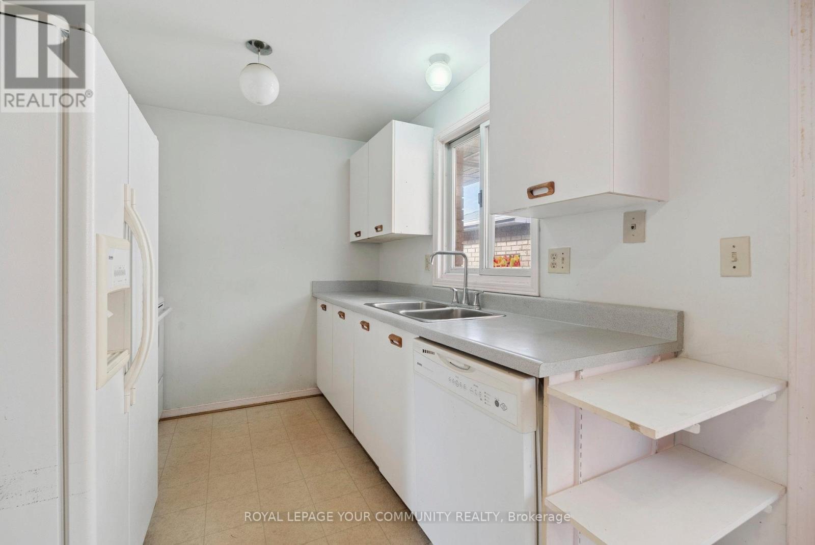 Single Family House Bungalow for Sale in  GEDDES CRESCENT Barrie (Northwest) 