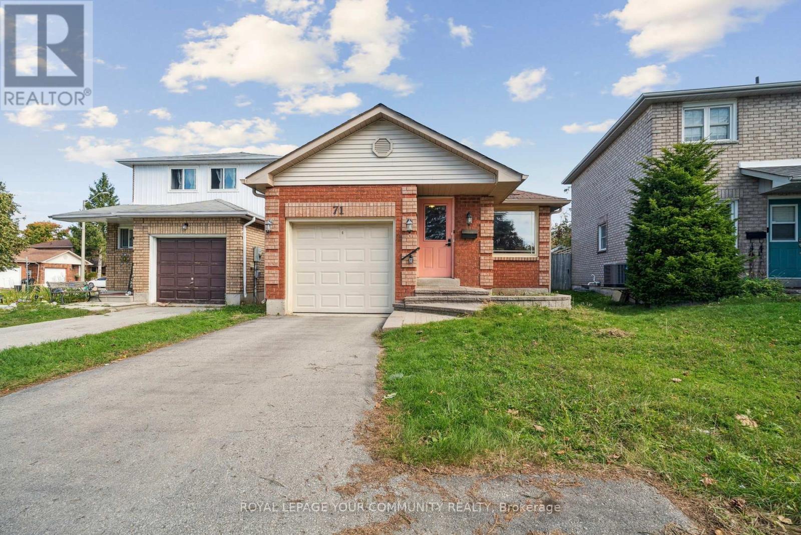 Single Family House Bungalow for Sale in  GEDDES CRESCENT Barrie (Northwest) 