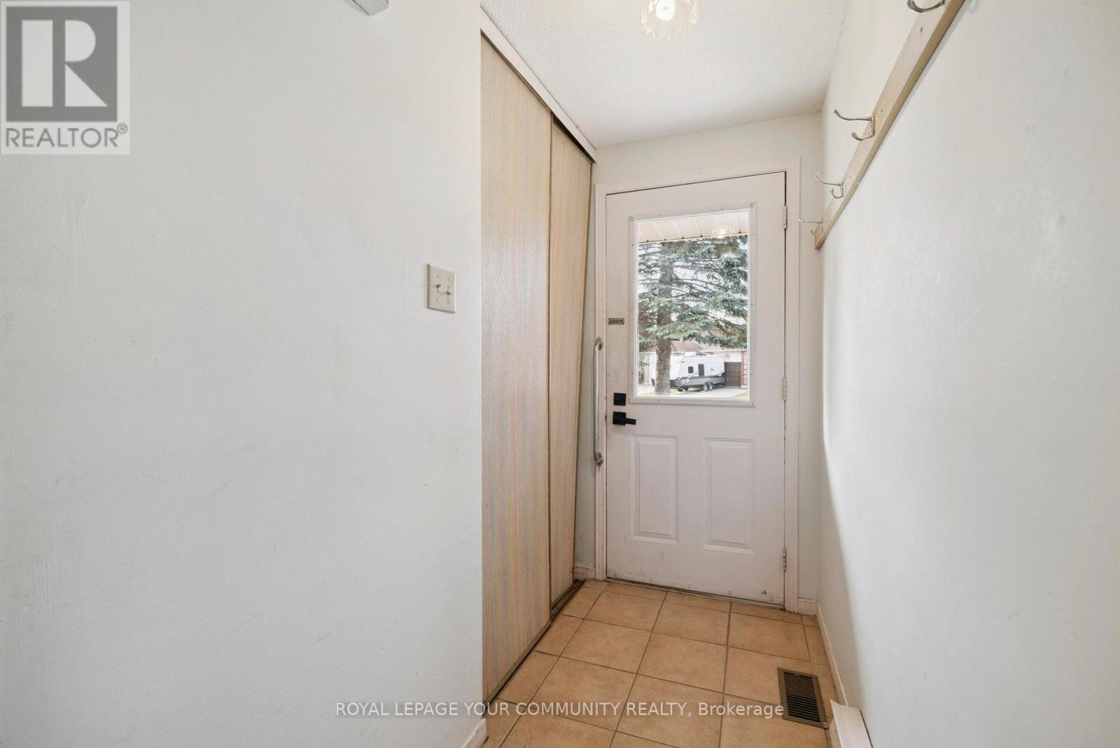 Single Family House Bungalow for Sale in  GEDDES CRESCENT Barrie (Northwest) 