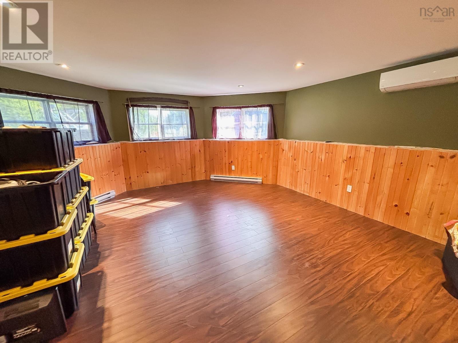 Property 21 of 33 of 2120 Highway 332