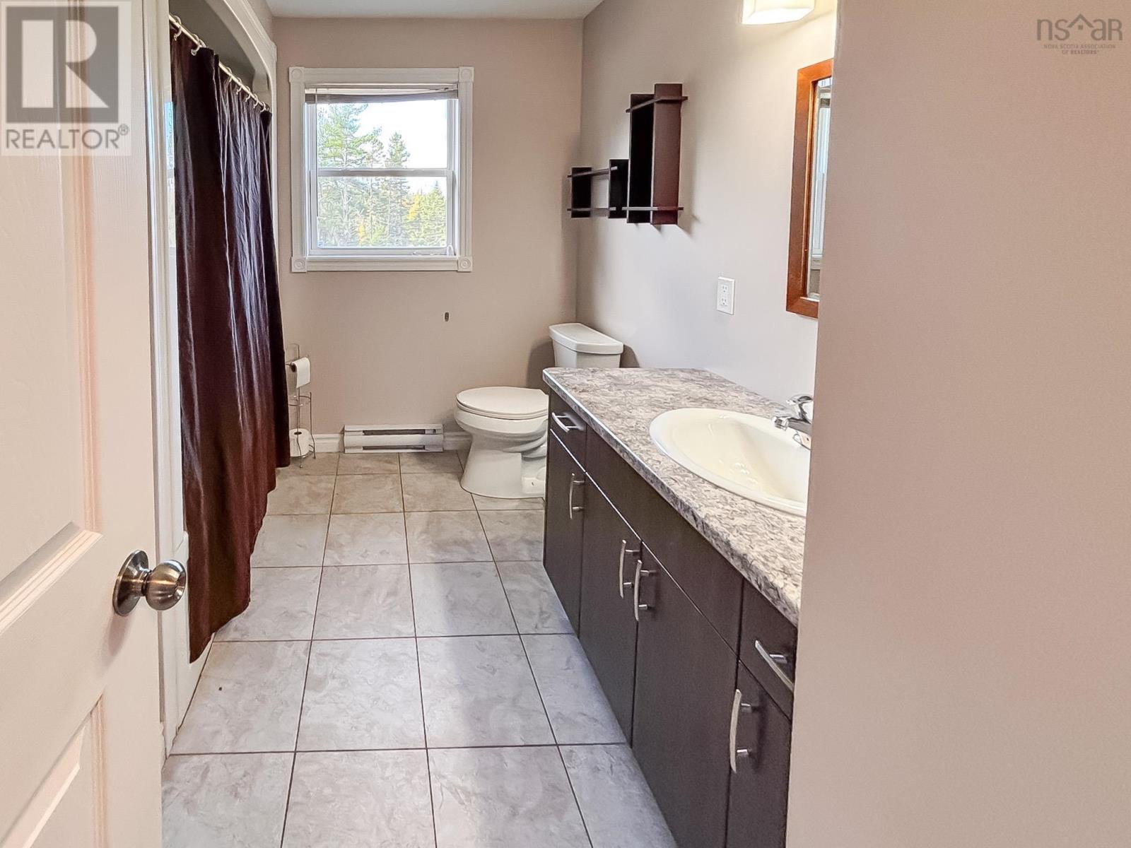 Property 18 of 33 of 2120 Highway 332