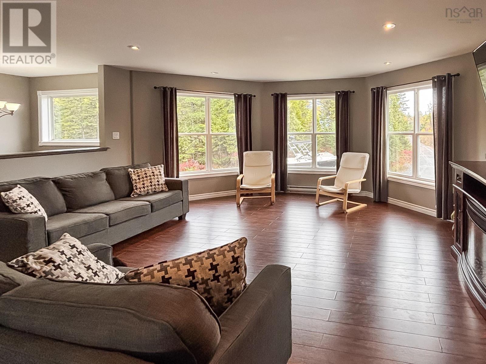 Property 6 of 33 of 2120 Highway 332